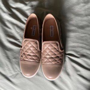 Steve Madden slip ons